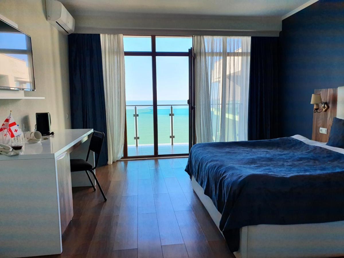 The Fresh Wave Hotel Batumi Exteriör bild