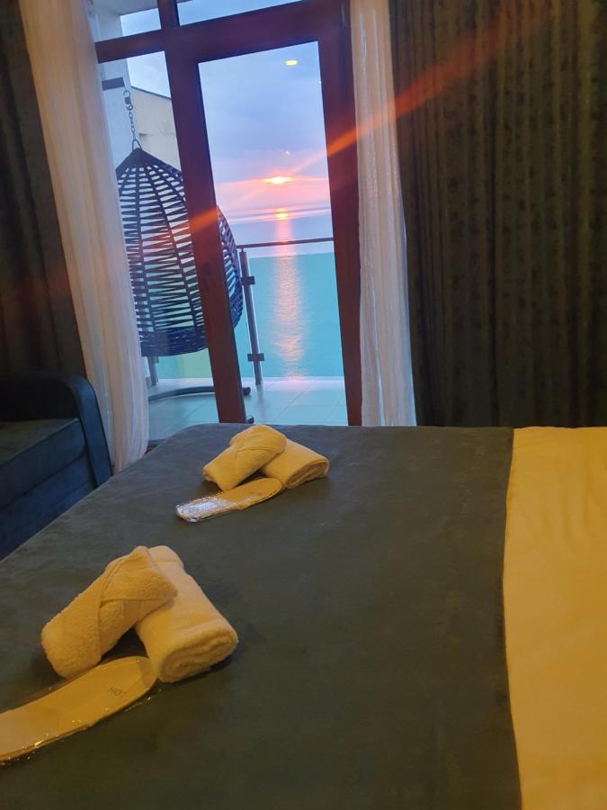 The Fresh Wave Hotel Batumi Exteriör bild